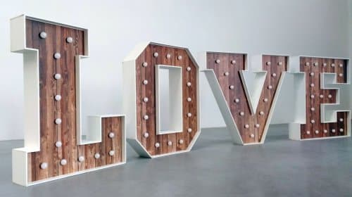 Litery LOVE z kolorowym podświetleniem (LED RGB) napis SZEROKI - wynajem napis LOVE